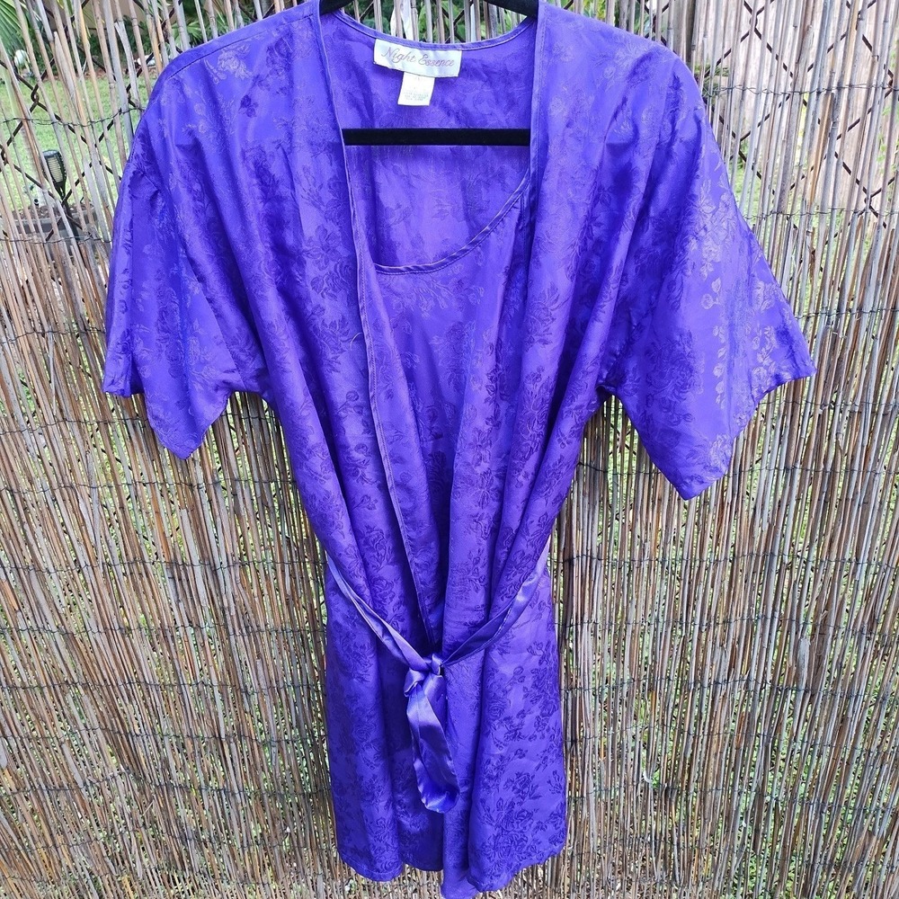 Purple nightgown and  robe, large